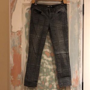 Printed denim ankle skinny jean